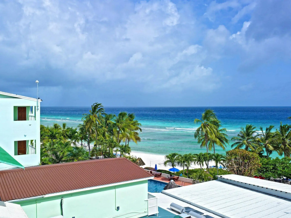 Coconut Court Beach Hotel