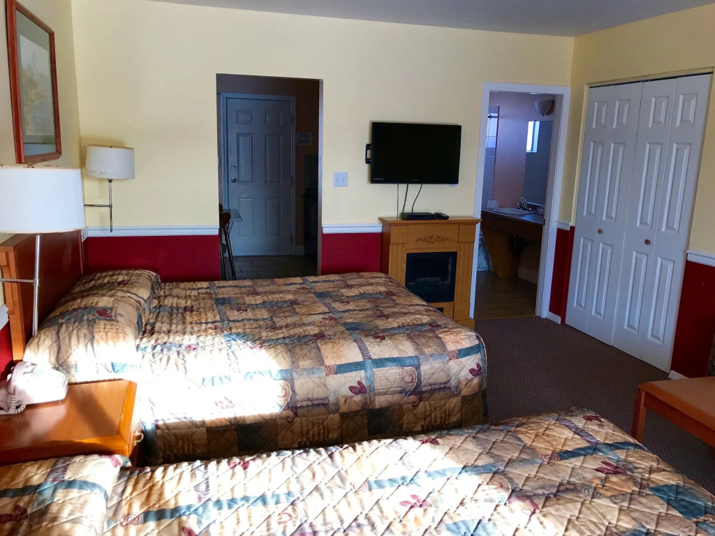 Sahara Courtyard Inn & Suites Osoyoos