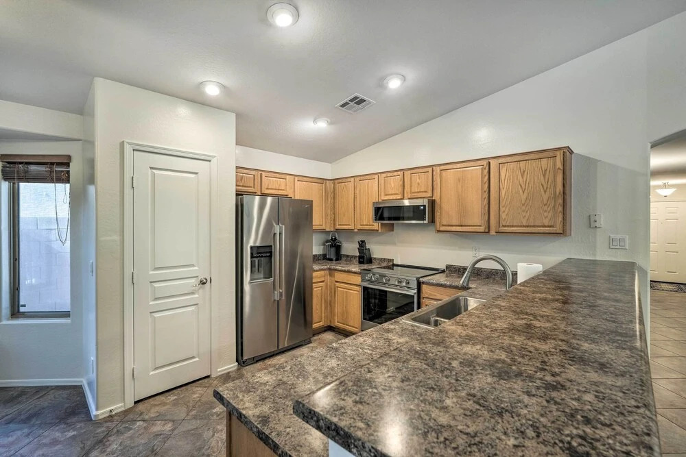 Avondale Home w/ Pool, 5 Mi to State Farm Stadium!