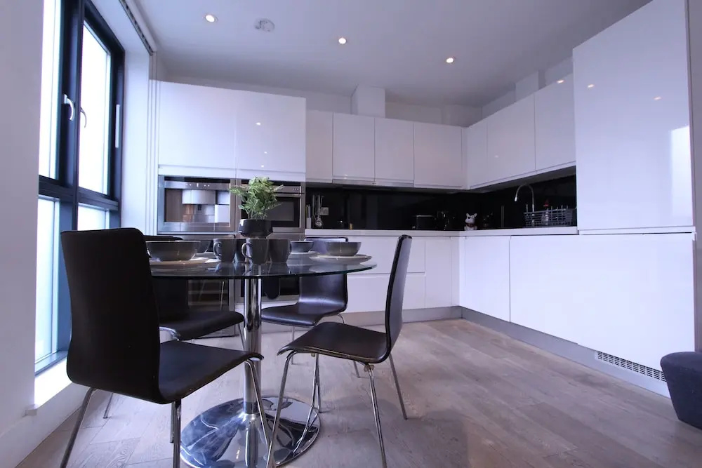 Modern 2 Bedroom Apart in heart London