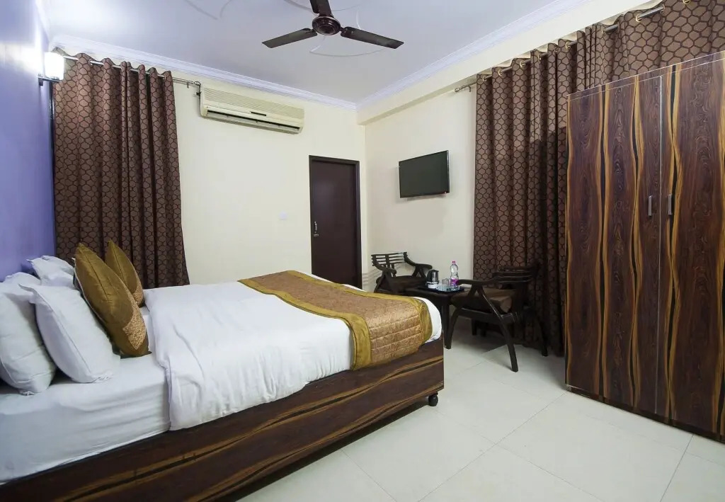 Airport Hotel Paradise Inn