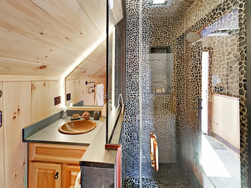 The Coal Shack Harborfront Studio by RedAwning