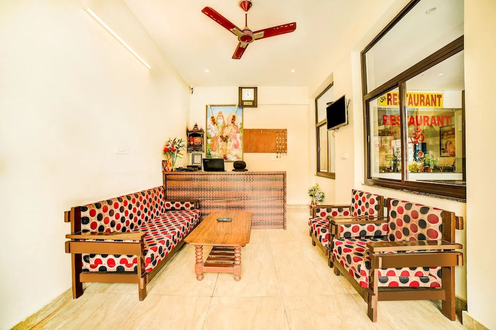 FabHotel Om Shivaay Inn