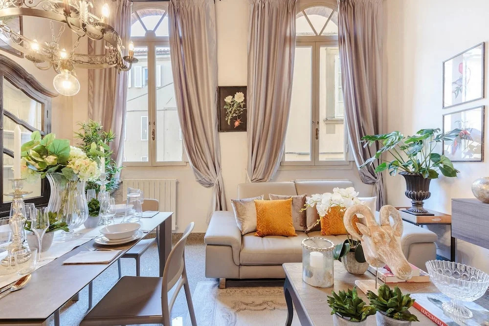 Casa Arias in Lucca With 2 Bedrooms and 1 Bathrooms