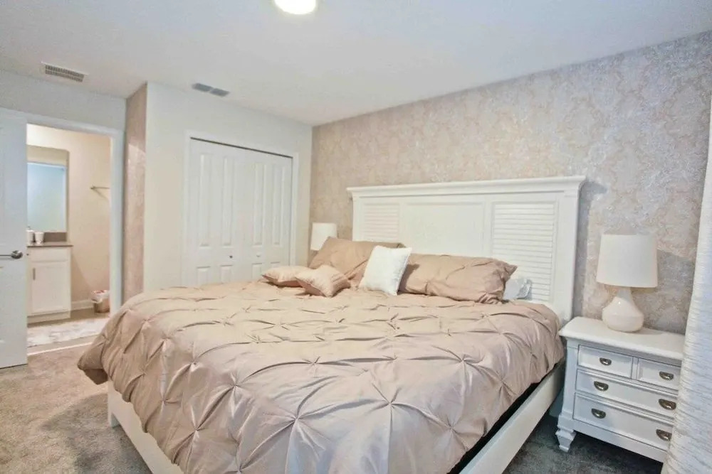 Storey Lake 7 Bedroom With Extra Large Bedrooms! 7 Home by RedAwning