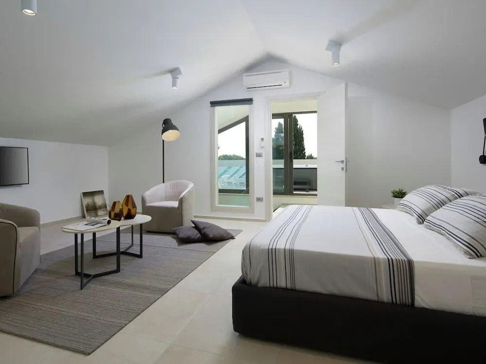 Luxury Apartment With Hot Tub and Sea View, Near the Beach and Close to Pula