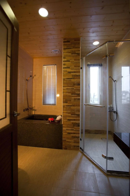 Cloudenjoy B & B