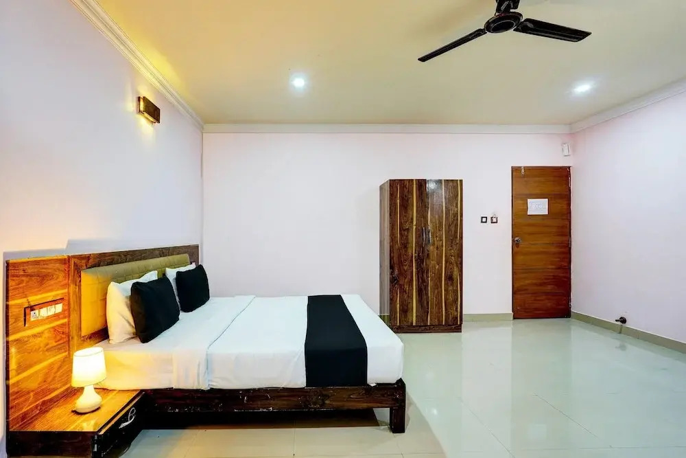 Stylish Stays at MG Road Near Commercial Street