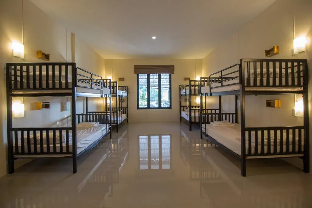 Koh Jum Bungalow & Hostel