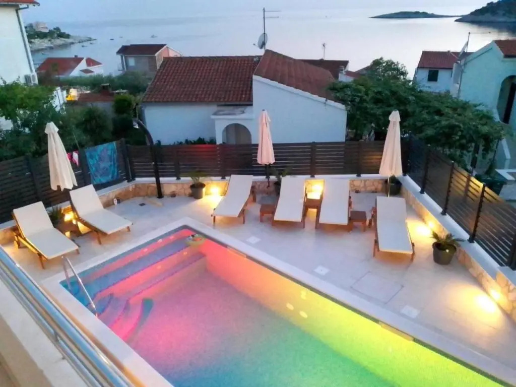 Mirka - With Heated Pool - H