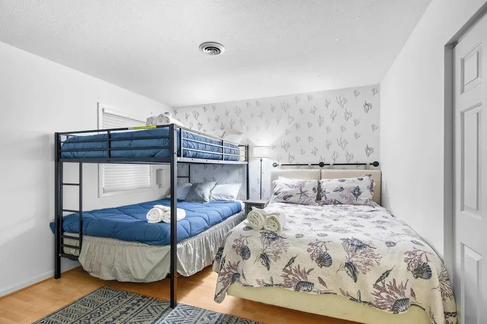 San Remo 108 Ocean-block 2BR Condo, Pool Access, Private Patio & Parking