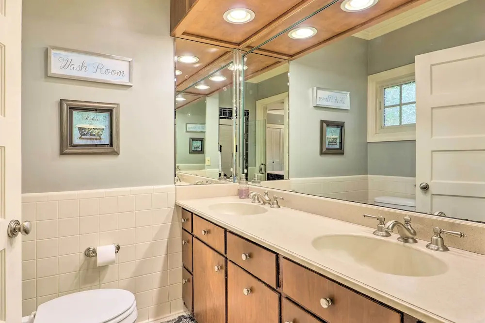 10 Mi to Grand Lake: Home w/ Game Room in Jay!