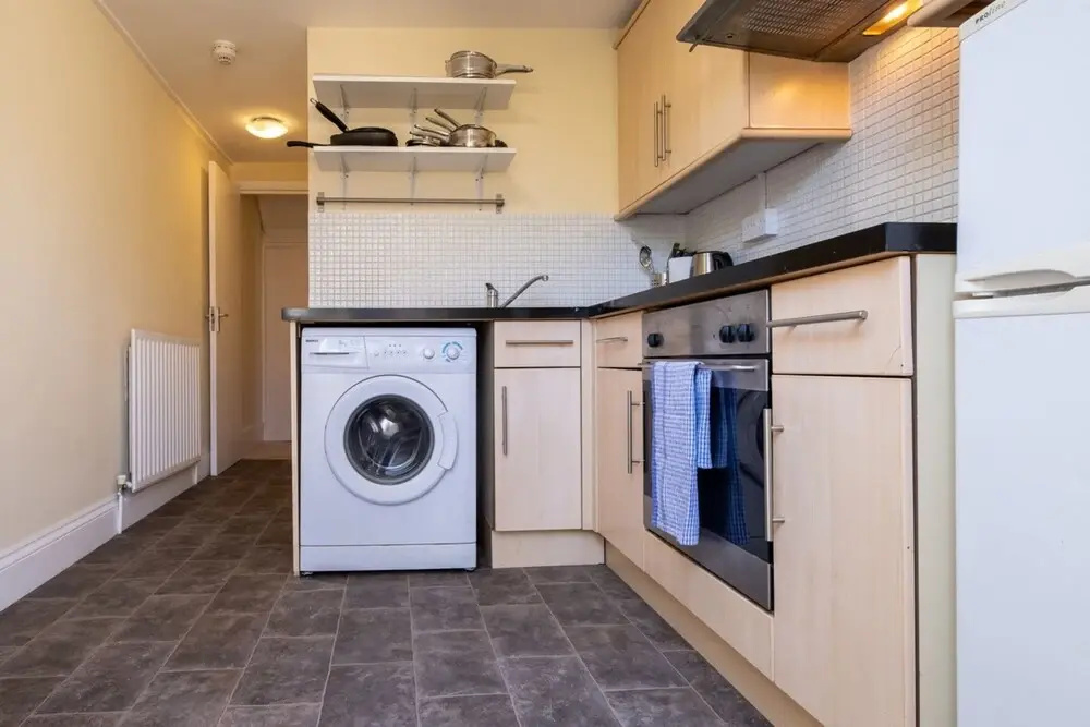 Bright City Centre Flat With Sea 2 Mins Away