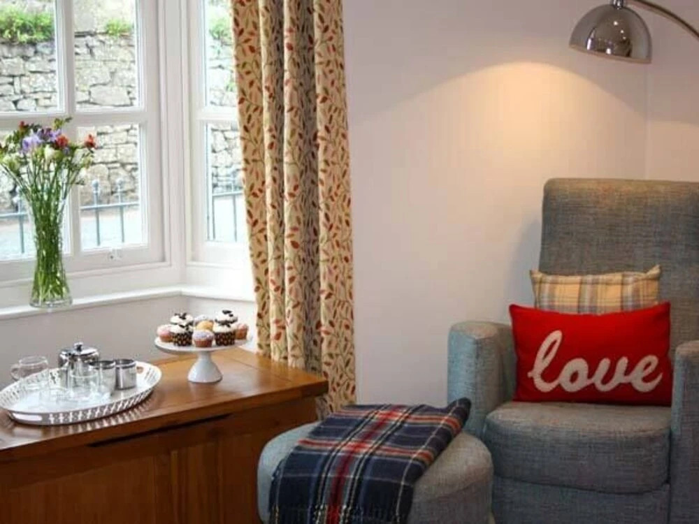 Crown Cottage