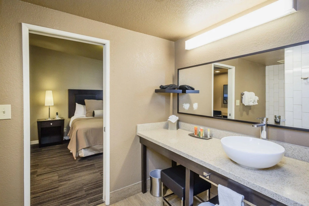 Lions Gate Hotel