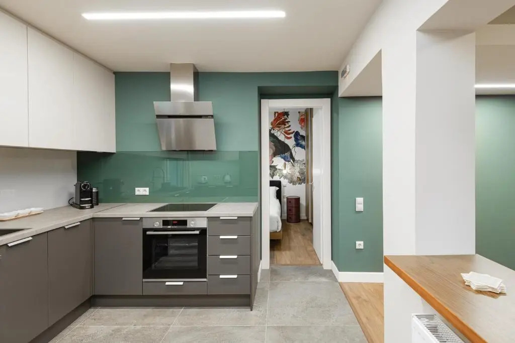 Urban chic 2bdrm aptmt close to the city centre