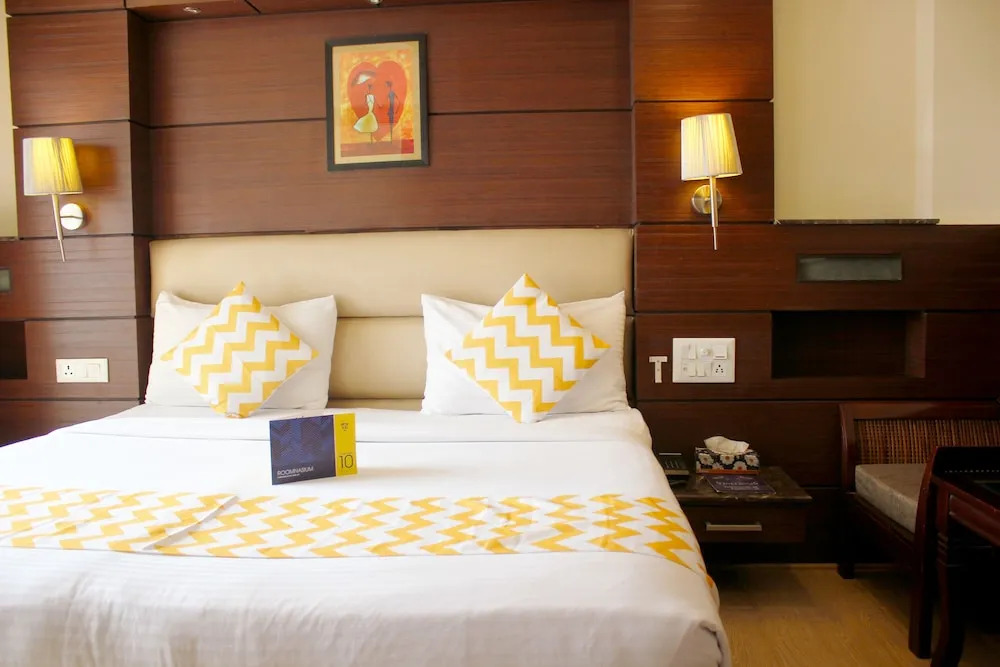 FabHotel Tryfena East of Kailash