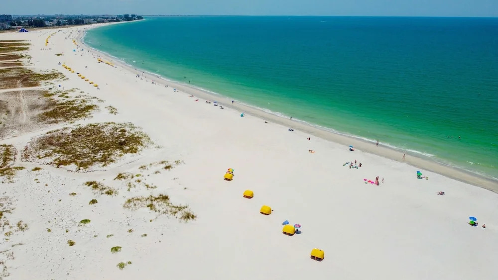 Tropic Terrace #23 - Beachfront Rental Condo by RedAwning