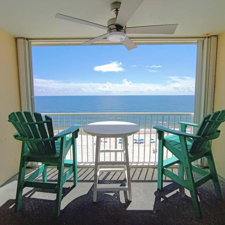 Castaways 9c 2 Bedroom Condo by RedAwning