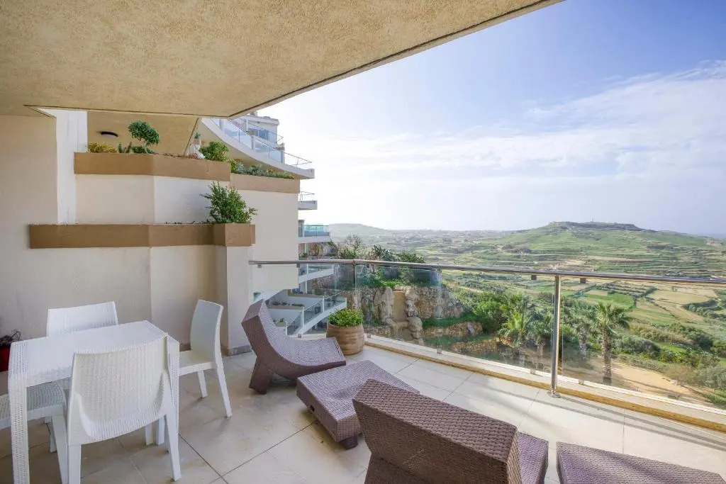 Apartment With Pool-hosted by Sweetstay