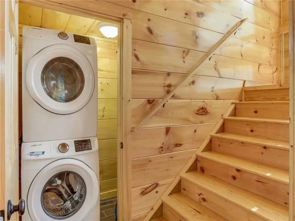 Splash of Moonshine - Two Bedroom Cabin