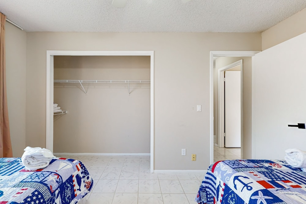 Spacious Dog-friendly Home W/private Pool, Pong Pong, Near Disney