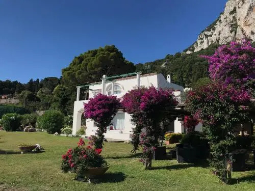 Marunnella Suites