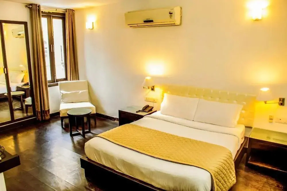 Hotel IP Swarn By Qotel Near Anand Vihar Vaishali Ghaziabad