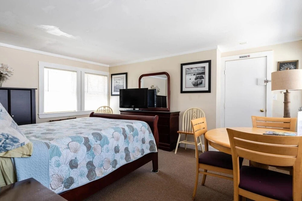Santuit Inn