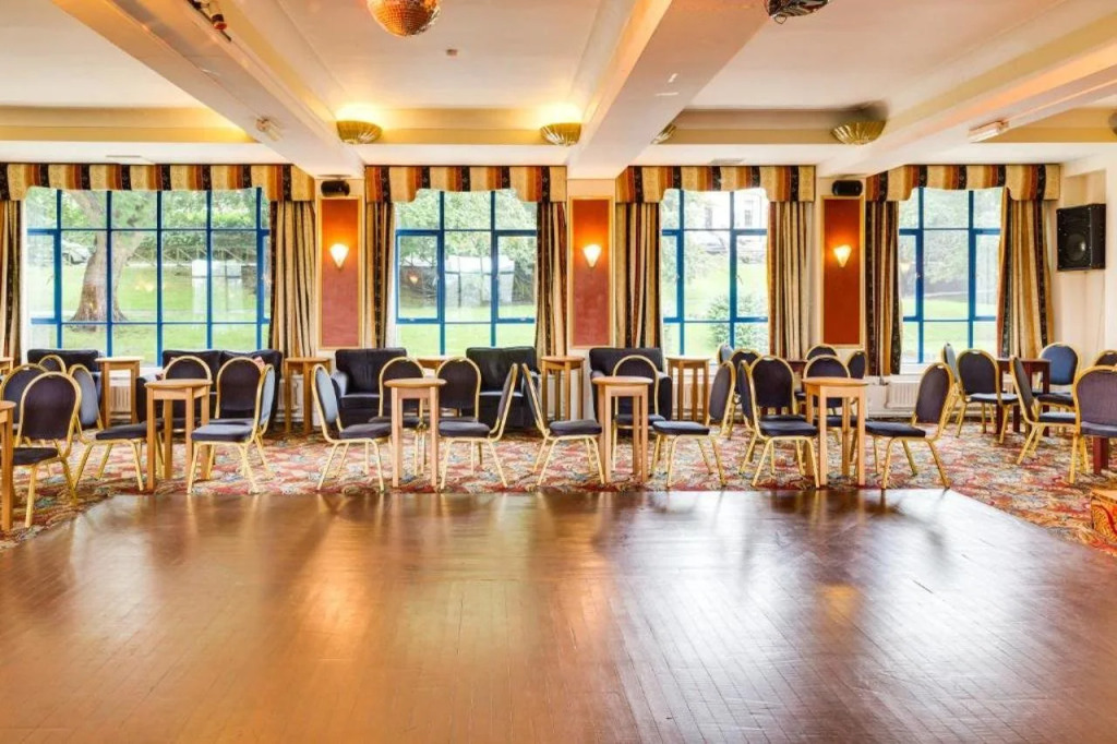 Cumberland Hotel