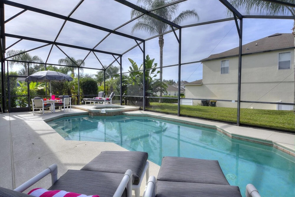 4 Bed Luxury at Legacy Park: Pool, Spa, Games Room