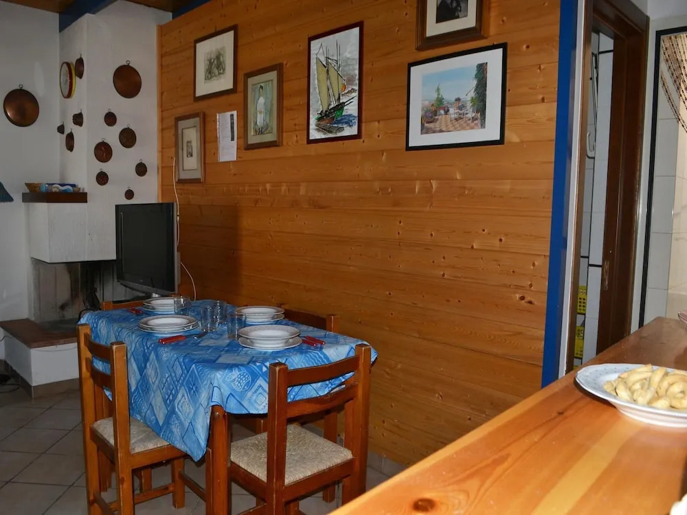 Apartment Directly On The Beach With Air Conditioning And Terrace, Pets Allowed