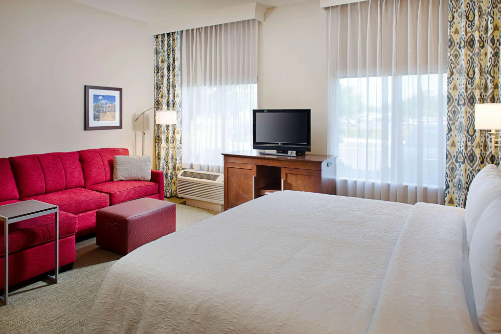 Hampton Inn & Suites Palmdale