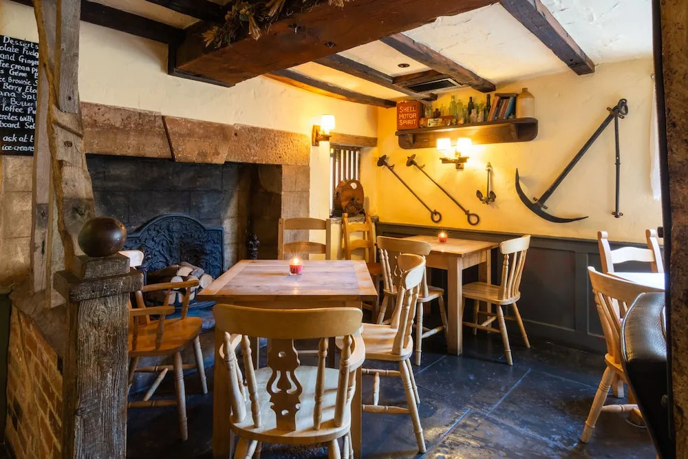 The Half Moon Inn and Country lodge
