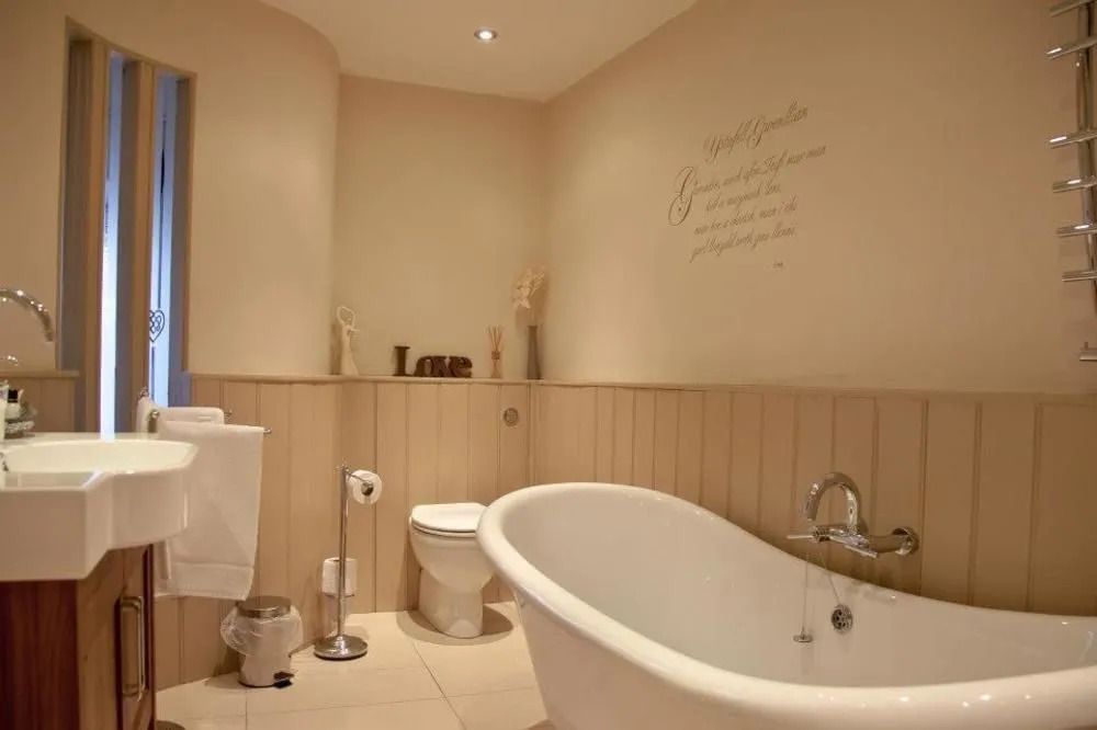 Gwestyr Emlyn Hotel
