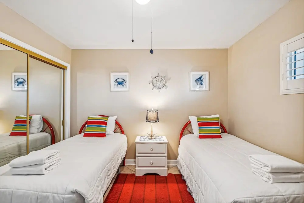 Holiday Surf & Racquet 614 2 Bedroom Condo by RedAwning