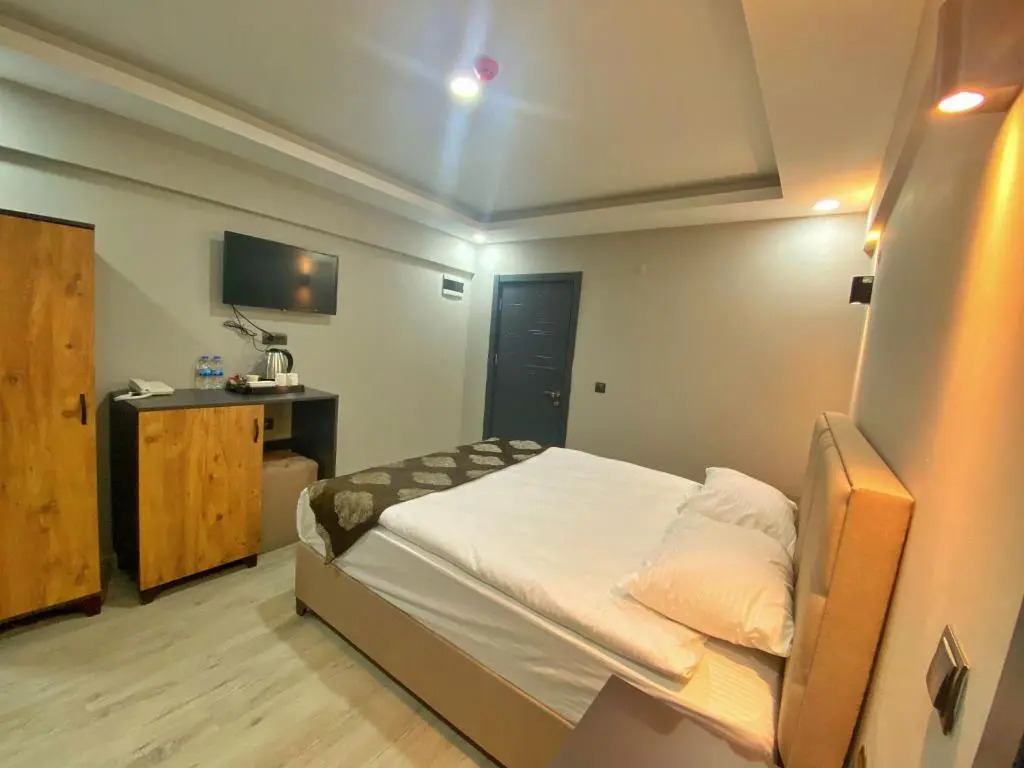 Whitestone Hotel