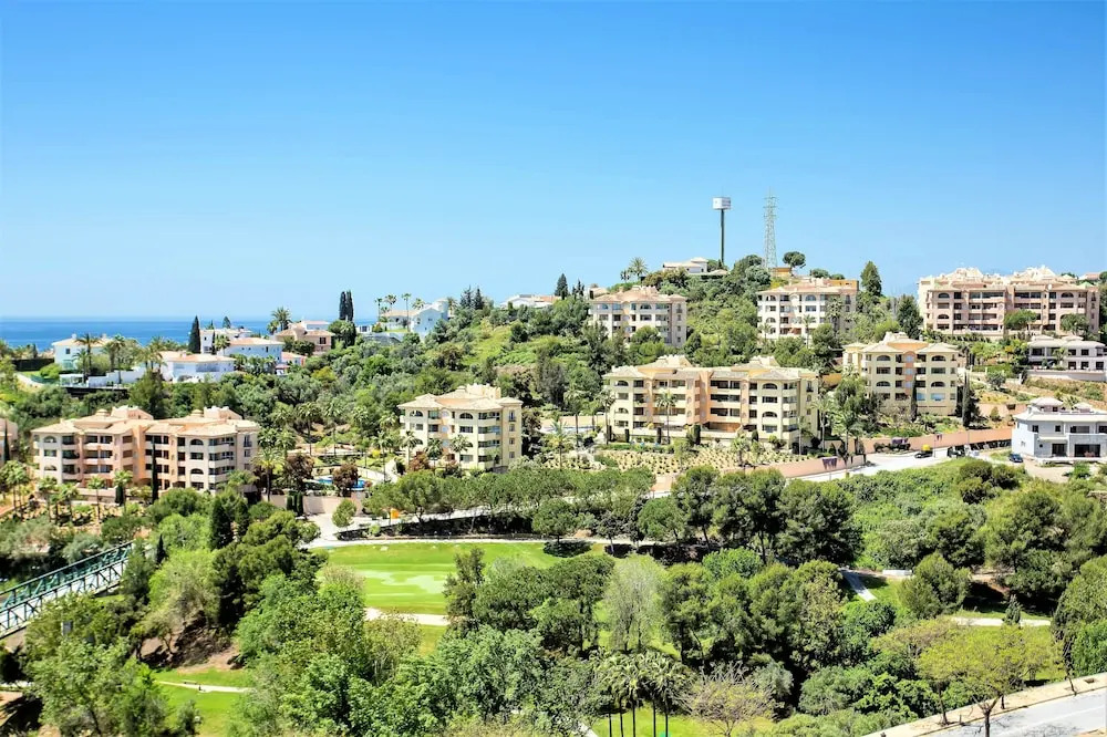 Duplex, Penthouse, 2/2 with Spectacular Views TV27