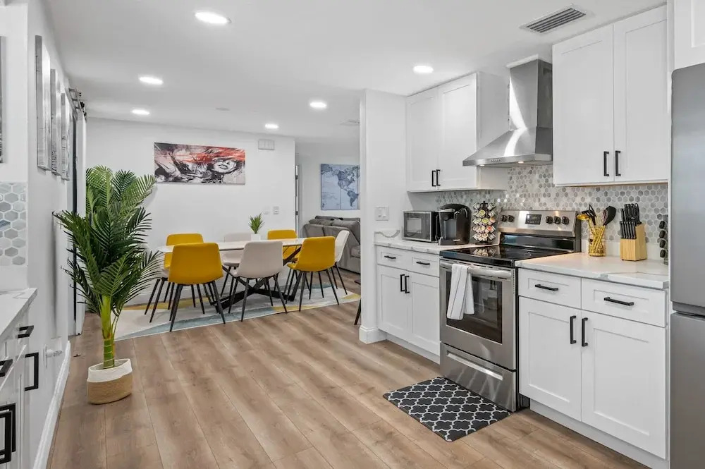 Paradise Haven- Amazing 4BR Oasis With Pool