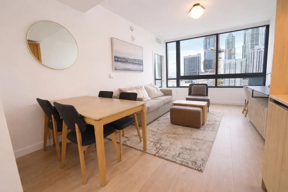 District 225 Condo by Ionica