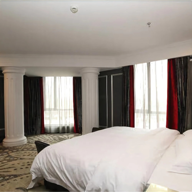 Golden Horse No. 1 Business Hotel