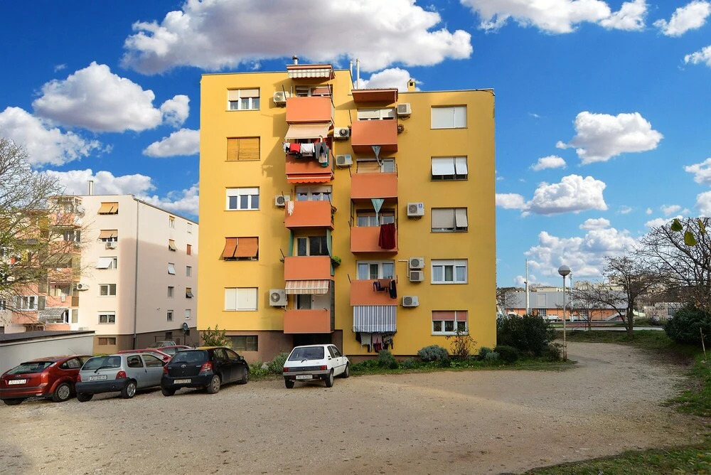 Apartment 1987