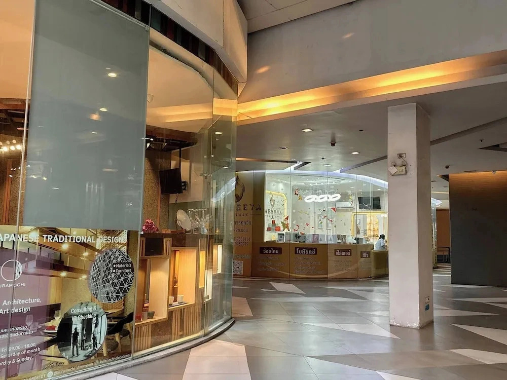 Modern Luxury Escape BTS Udom Suk 0m