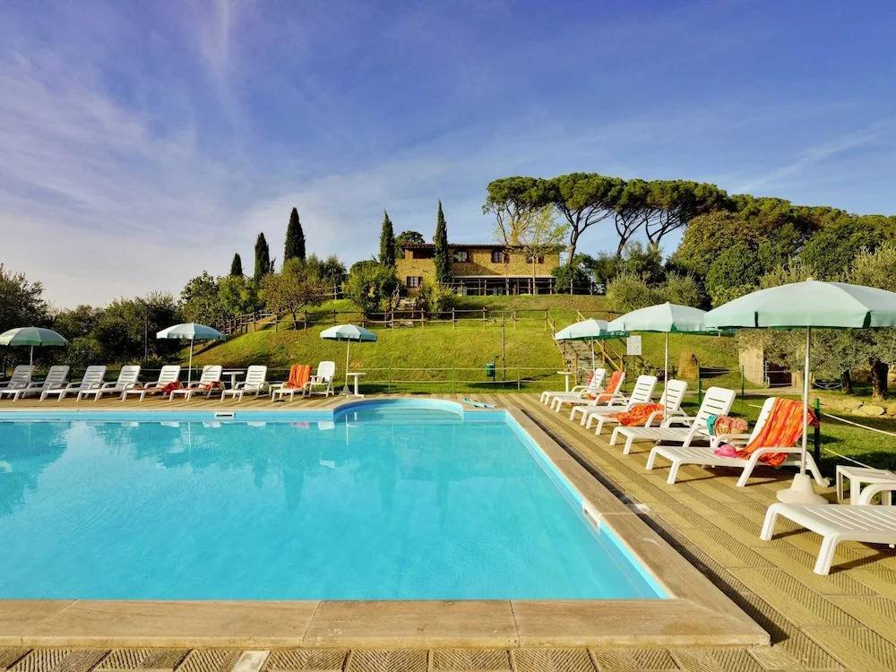 Farmhouse with air conditioning, private terrace and pool