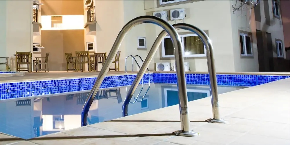 Akua Luxury Suite Sapphire Courts