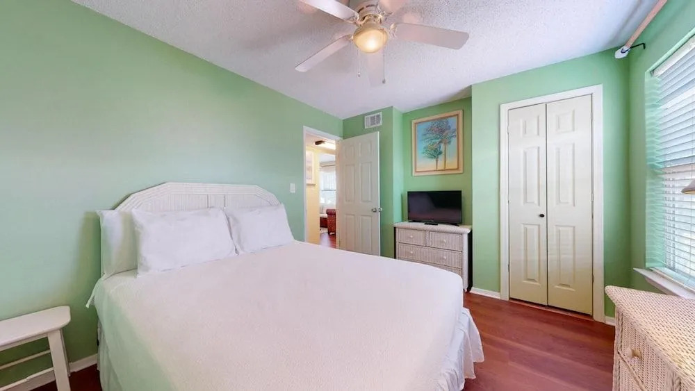 Moonraker 34 by Gold Star Vacation Rentals
