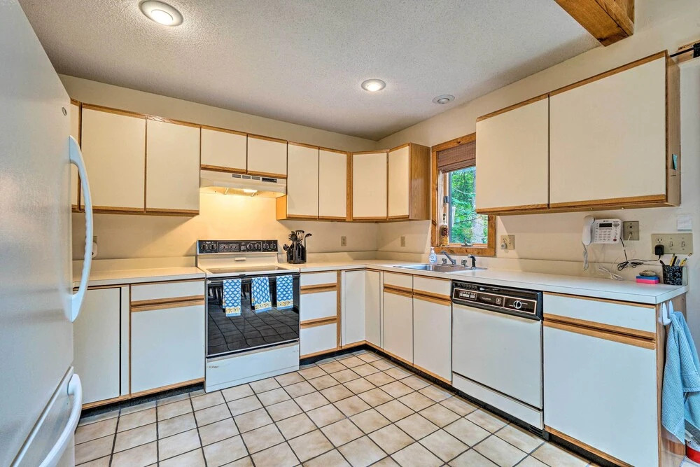 Spacious Dover Home w/ Sauna < 5 Miles to Ski!