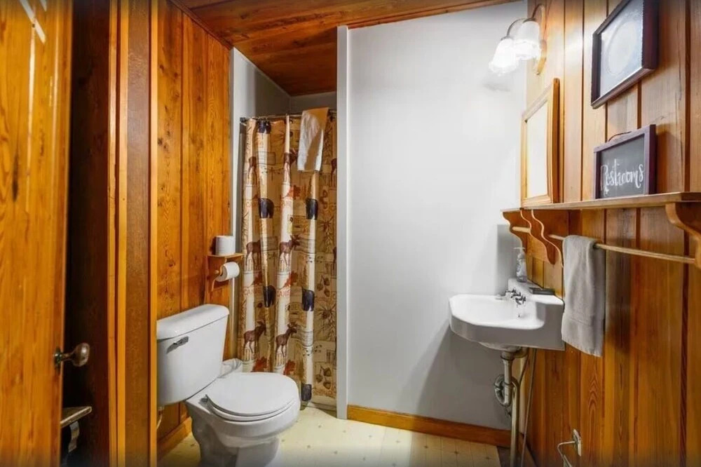 Little Greenbriar Lodge 13 Bedroom Cabin by RedAwning