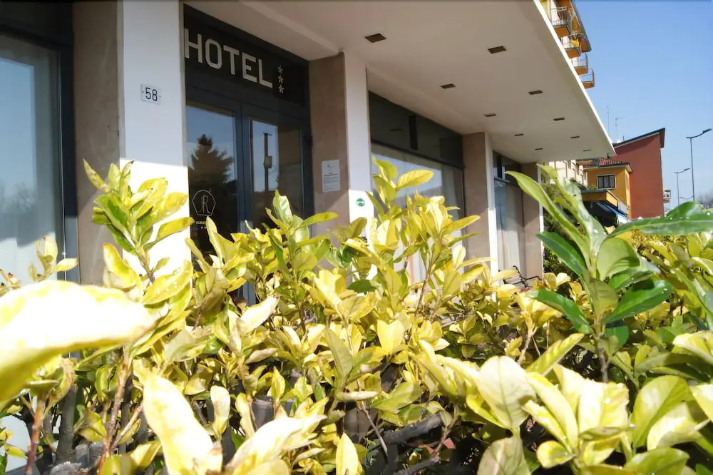 Hotel Resi & Dep