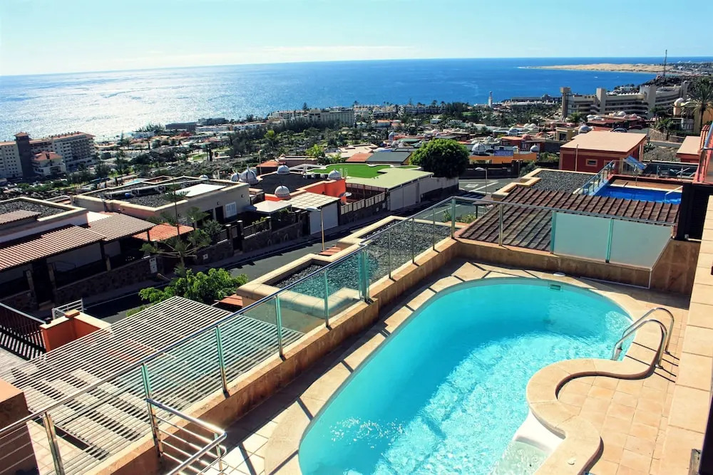 Luxury 5 star Villa Violetta with amazing sea view, jacuzzi and heated pool